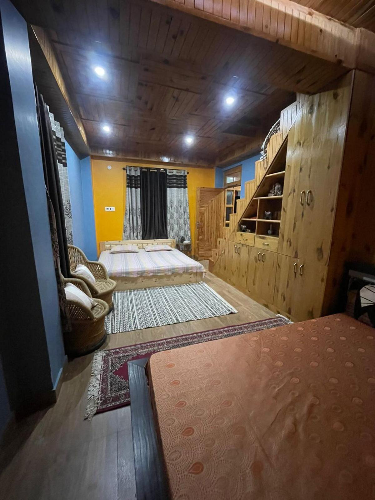 Homestay Hoshey *